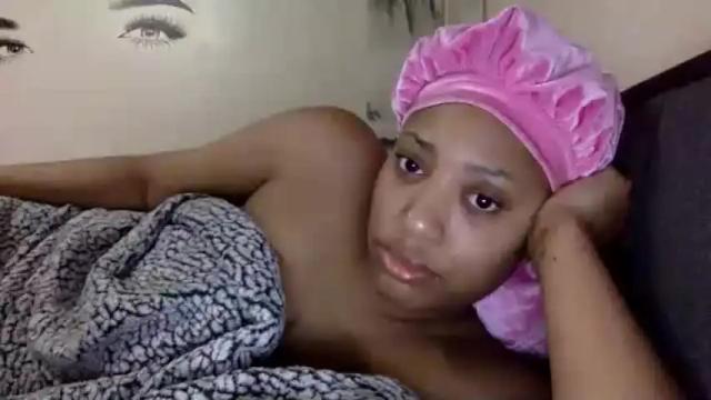 Image 4 of littlebratdeserves Stream on Chaturbate on 15 months ago
