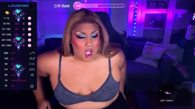 Image 2 of littledracula666 Stream on Chaturbate on 17 months ago