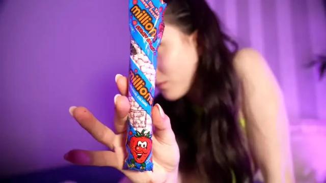 Image 2 of littlee33 Stream on Chaturbate on 4 days ago