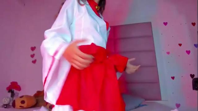 Image 2 of littlee_emma_ Stream on Chaturbate on 1 month ago