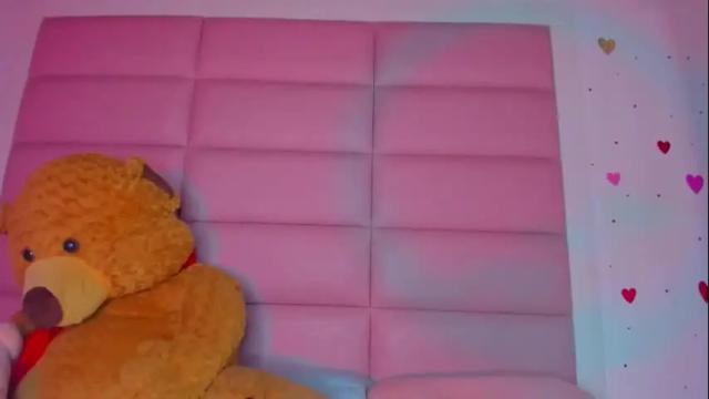 Image 2 of littlee_emma_ Stream on Chaturbate on 1 month ago