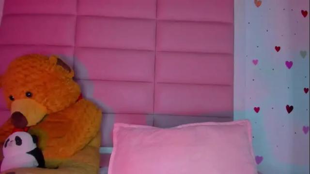 Image 8 of littlee_emma_ Stream on Chaturbate on 1 month ago