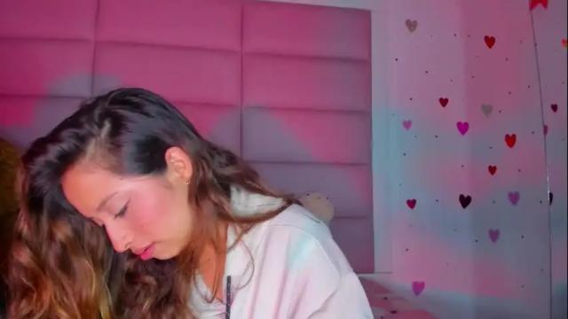 Image 10 of littlee_emma_ Stream on Chaturbate on 1 month ago