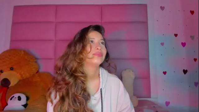 Image 8 of littlee_emma_ Stream on Chaturbate on 1 month ago