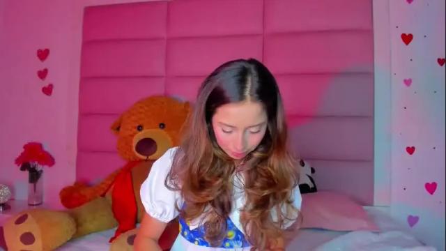 Image 12 of littlee_emma_ Stream on Chaturbate on 1 month ago