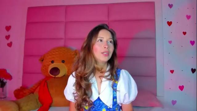 Image 6 of littlee_emma_ Stream on Chaturbate on 1 month ago