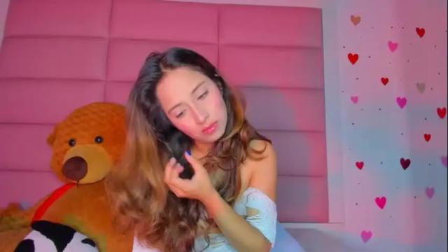Image 11 of littlee_emma_ Stream on Chaturbate on 1 month ago