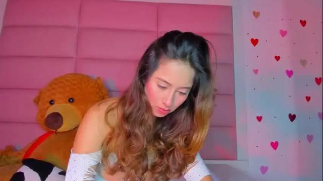 Image 12 of littlee_emma_ Stream on Chaturbate on 1 month ago