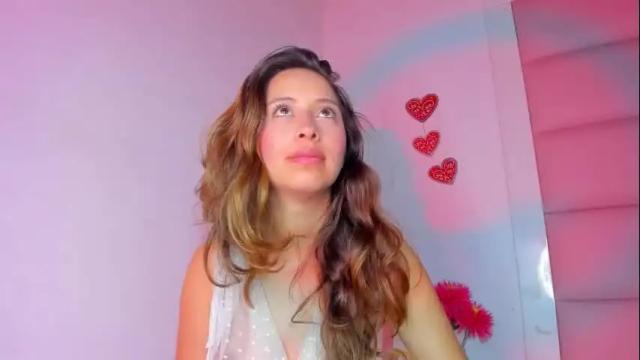 Image 6 of littlee_emma_ Stream on Chaturbate on 29 days ago