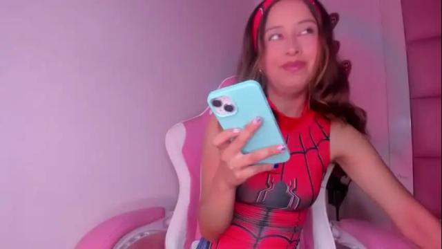 Image 3 of littlee_emma_ Stream on Chaturbate on 17 days ago