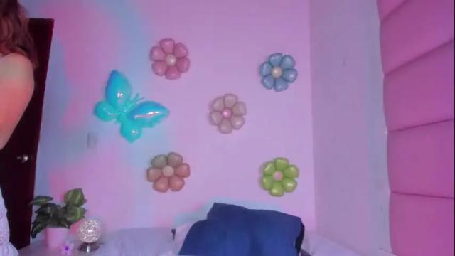 Image 3 of littlee_emma_ Stream on Chaturbate on 1 month ago