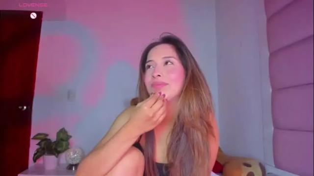 Image 6 of littlee_emma_ Stream on Chaturbate on 23 days ago
