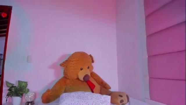 Image 6 of littlee_emma_ Stream on Chaturbate on 1 day ago