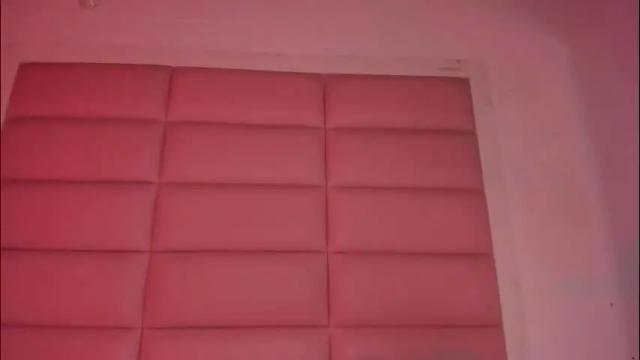 Image 2 of littlee_emma_ Stream on Chaturbate on 2 months ago