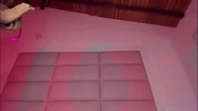 Image 7 of littlee_emma_ Stream on Chaturbate on 1 month ago