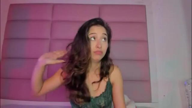 Image 6 of littlee_emma_ Stream on Chaturbate on 1 month ago