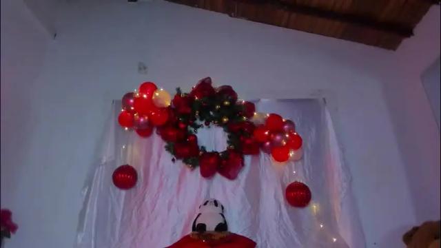 Image 4 of littlee_emma_ Stream on Chaturbate on 22 days ago