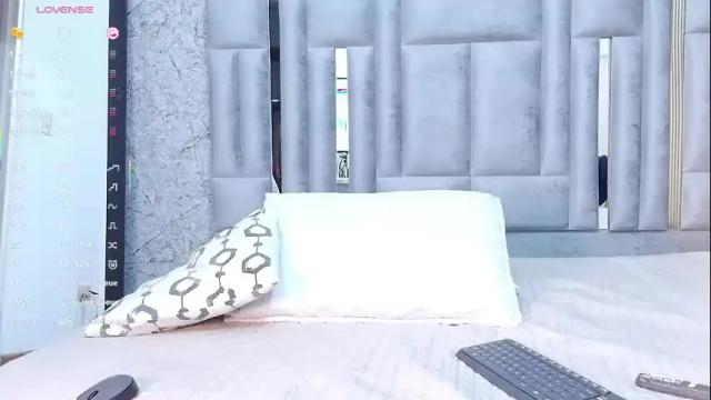 Image 12 of littleebonymommy Stream on Chaturbate on 1 month ago