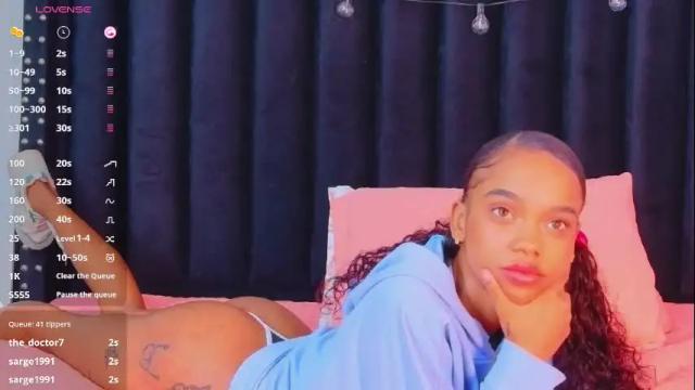 Image 11 of littleebonymommy Stream on Chaturbate on 1 month ago