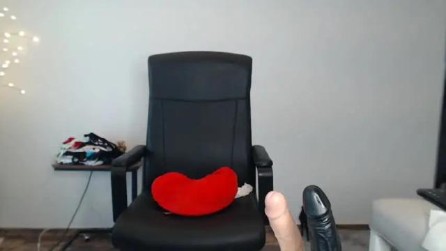 Image 2 of littleflowers Stream on Chaturbate on 4 days ago