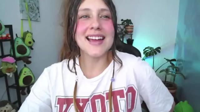 Image 4 of littlelaksmi Stream on Chaturbate on 13 months ago