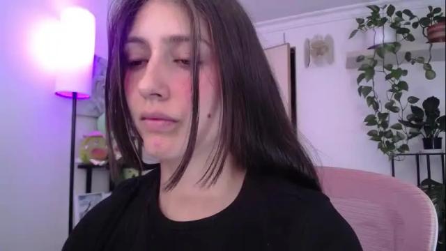 Image 10 of littlelaksmi Stream on Chaturbate on 5 days ago