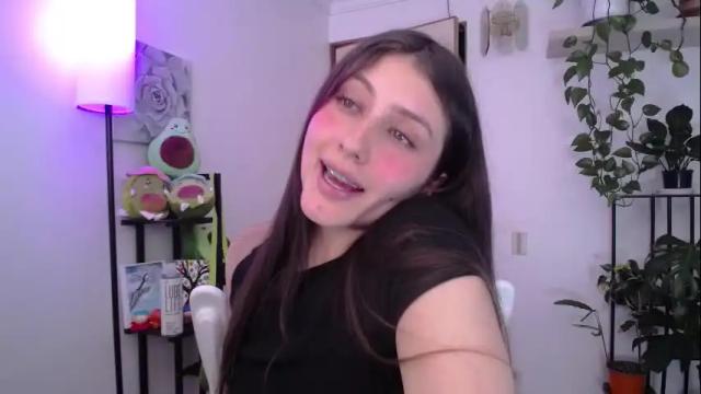 Image 3 of littlelaksmi Stream on Chaturbate on 5 days ago