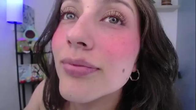 Image 2 of littlelaksmi Stream on Chaturbate on 1 month ago