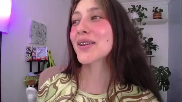 Image 2 of littlelaksmi Stream on Chaturbate on 1 month ago
