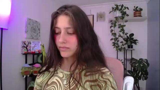 Image 3 of littlelaksmi Stream on Chaturbate on 1 month ago