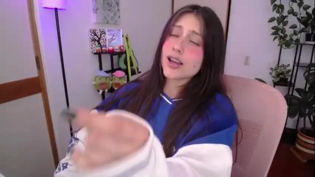 Image 4 of littlelaksmi Stream on Chaturbate on 1 month ago