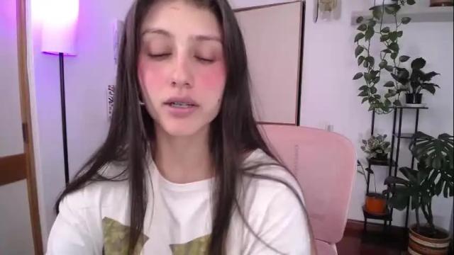 Image 3 of littlelaksmi Stream on Chaturbate on 28 days ago