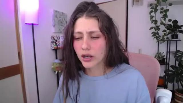 Image 2 of littlelaksmi Stream on Chaturbate on 27 days ago