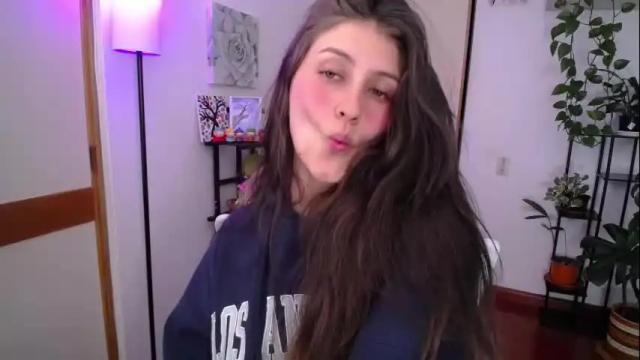 Image 4 of littlelaksmi Stream on Chaturbate on 11 days ago