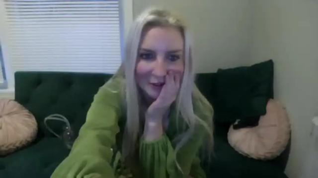 Image 2 of littlelanaxo Stream on Chaturbate on 14 months ago