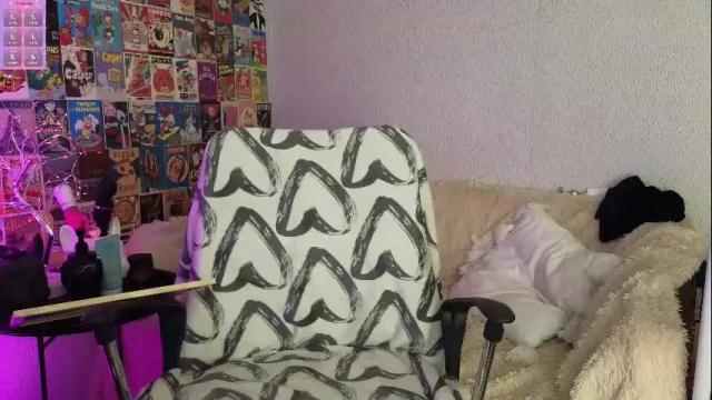 Image 6 of littleleen Stream on Chaturbate on 1 month ago