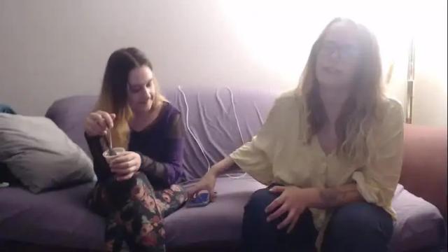 Image 2 of littlelexilouwho Stream on Chaturbate on 20 months ago