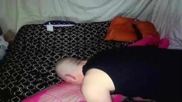 Image 4 of littlelillywhite Stream on Chaturbate on 20 months ago