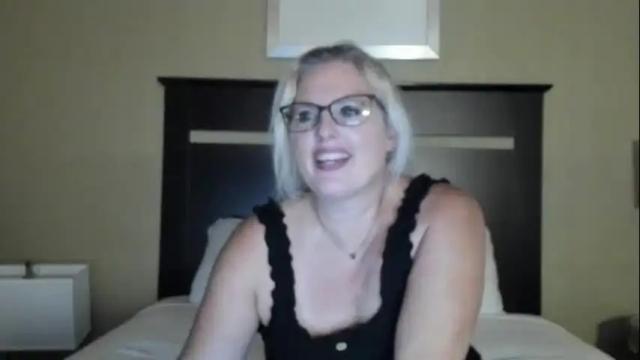 Image 3 of littlelisa1 Stream on Chaturbate on 2 months ago