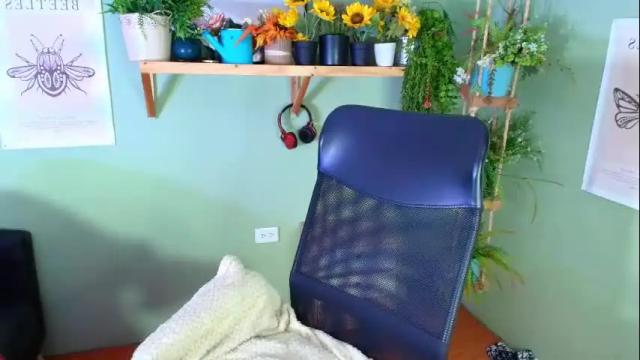 Image 8 of littlelua Stream on Chaturbate on 2 months ago