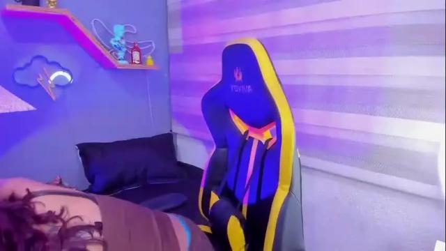 Image 4 of littlelua Stream on Chaturbate on 1 month ago