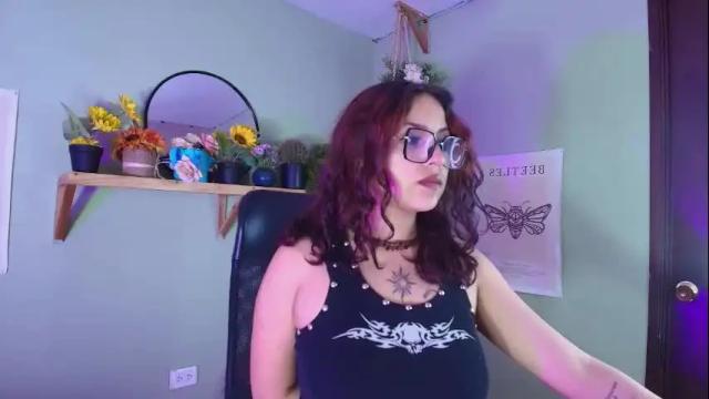 Image 2 of littlelua Stream on Chaturbate on 1 month ago