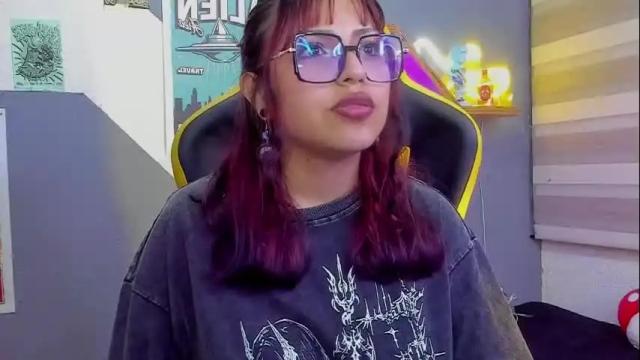 Image 2 of littlelua Stream on Chaturbate on 25 days ago