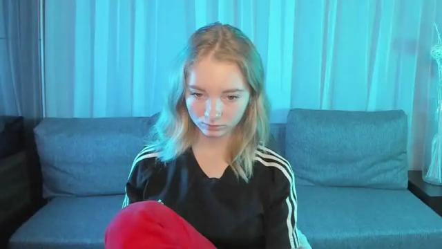 Image 11 of littlemableee Stream on Chaturbate on 19 months ago
