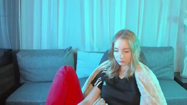 Image 4 of littlemableee Stream on Chaturbate on 19 months ago