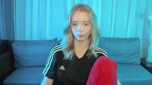 Image 7 of littlemableee Stream on Chaturbate on 19 months ago