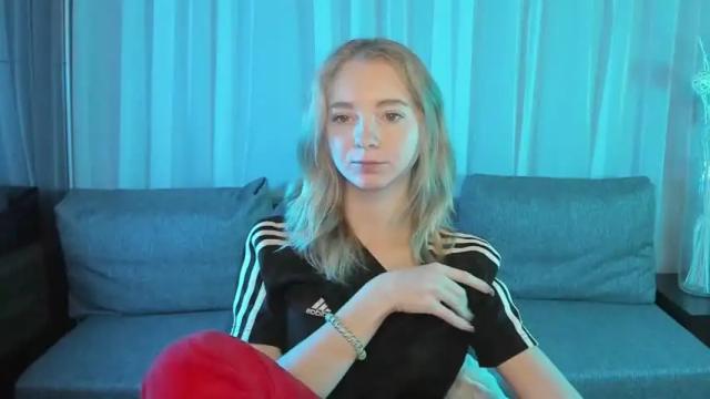 Image 8 of littlemableee Stream on Chaturbate on 19 months ago