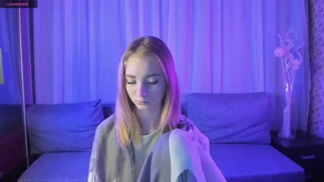 Image 10 of littlemableee Stream on Chaturbate on 19 months ago