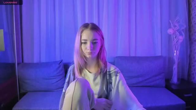 Image 2 of littlemableee Stream on Chaturbate on 19 months ago