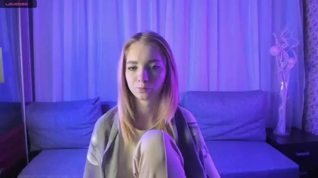 Image 7 of littlemableee Stream on Chaturbate on 19 months ago